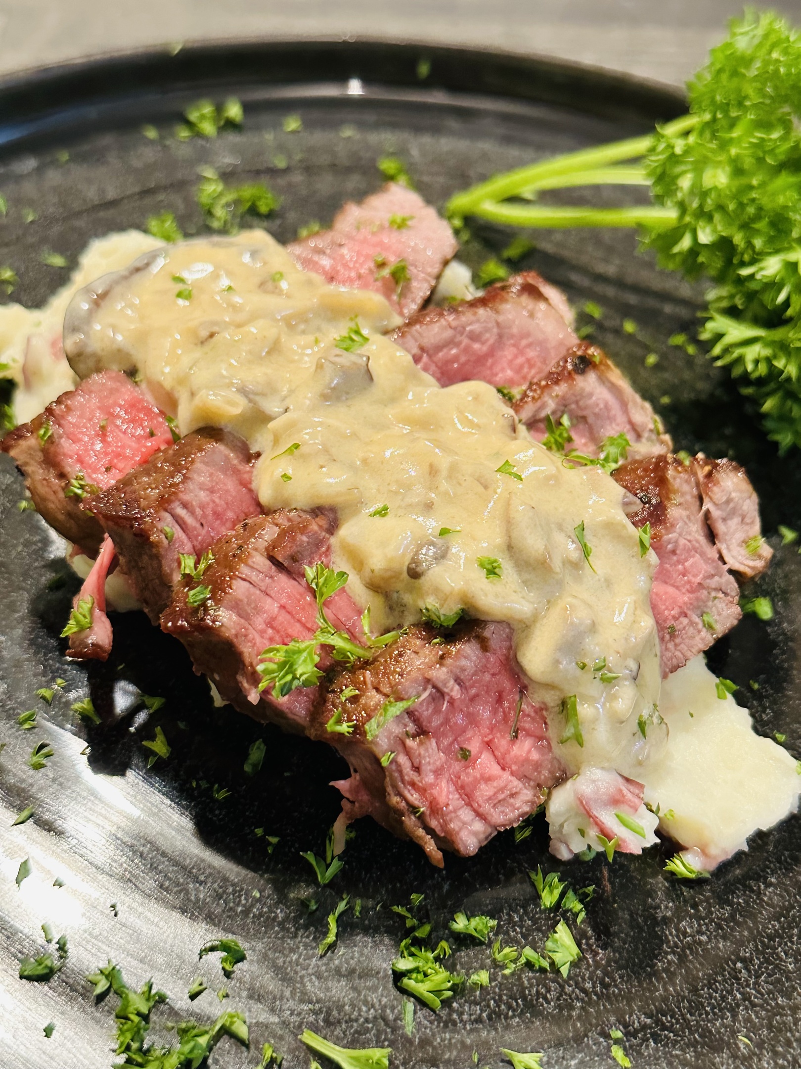 FILET MIGNON WITH MUSHROOM CREAM